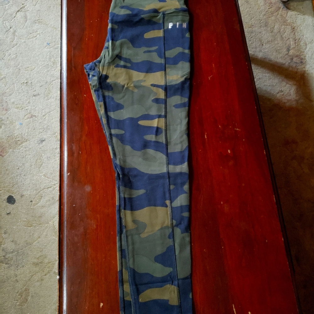 Camo leggings